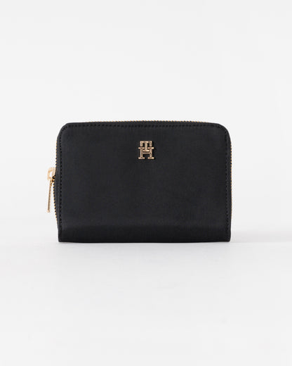 Tommy Hilfiger Popette Medium Nylon Womens Zip Bag - Black | CHO | Designer Womens Shoulder Bags