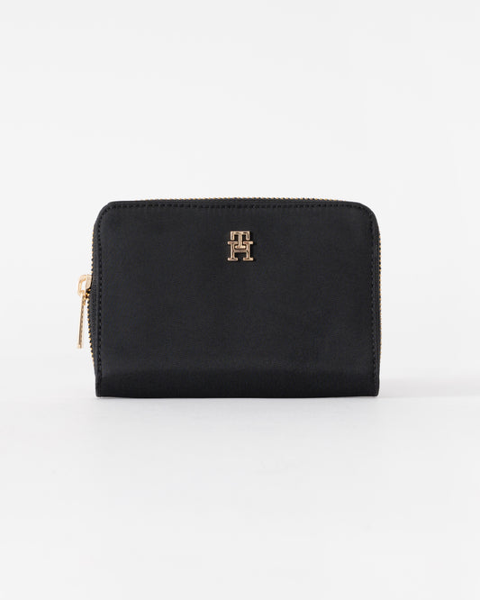 Tommy Hilfiger Popette Medium Nylon Womens Zip Bag - Black | CHO | Designer Womens Shoulder Bags