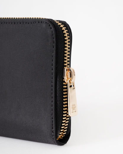 Tommy Hilfiger Popette Medium Nylon Womens Zip Bag - Black | CHO | Designer Womens Shoulder Bags