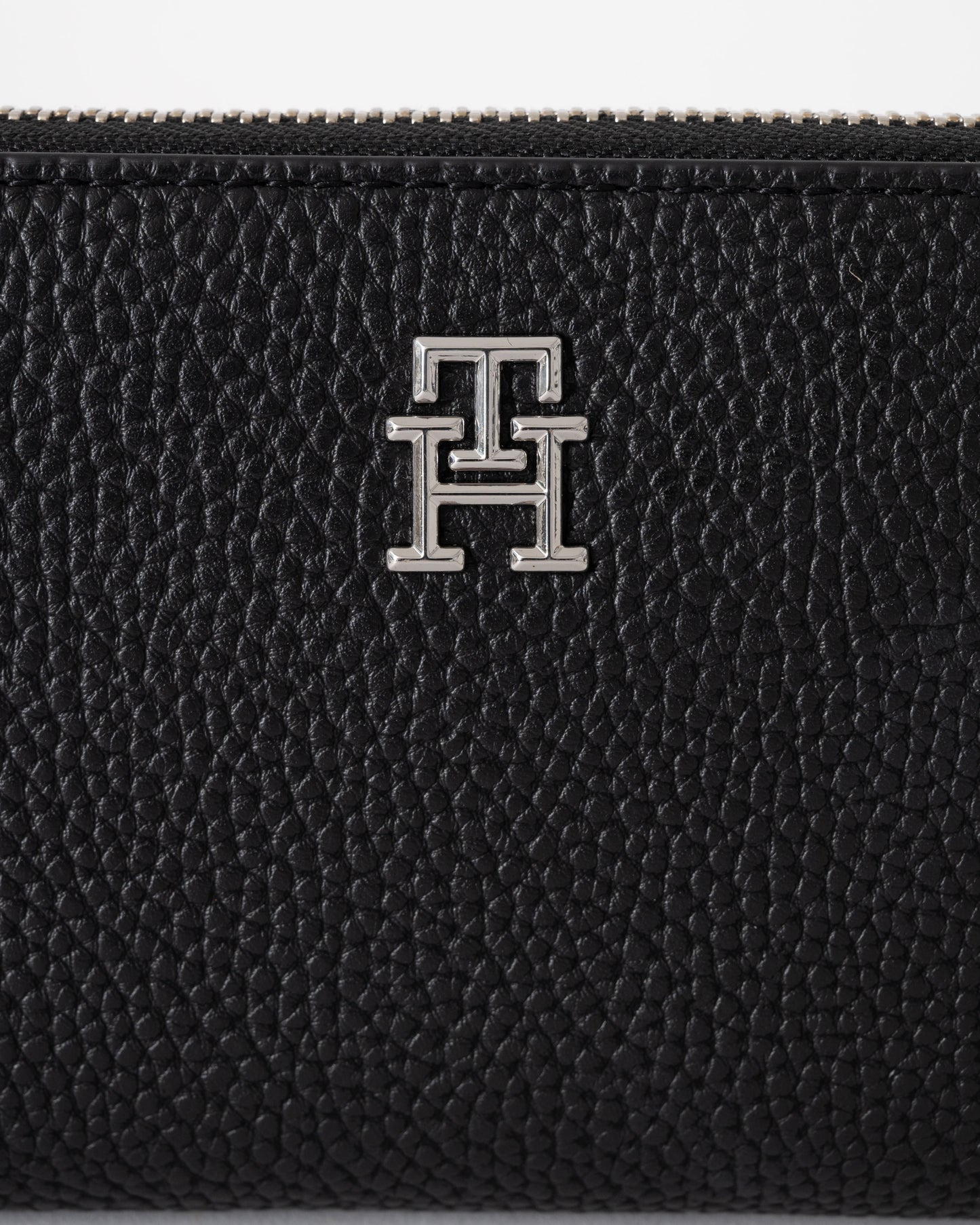 Tommy Hilfiger TH Emblem Womesn Large Zip Bag - Black | CHO | Designer Womens Shoulder Bags