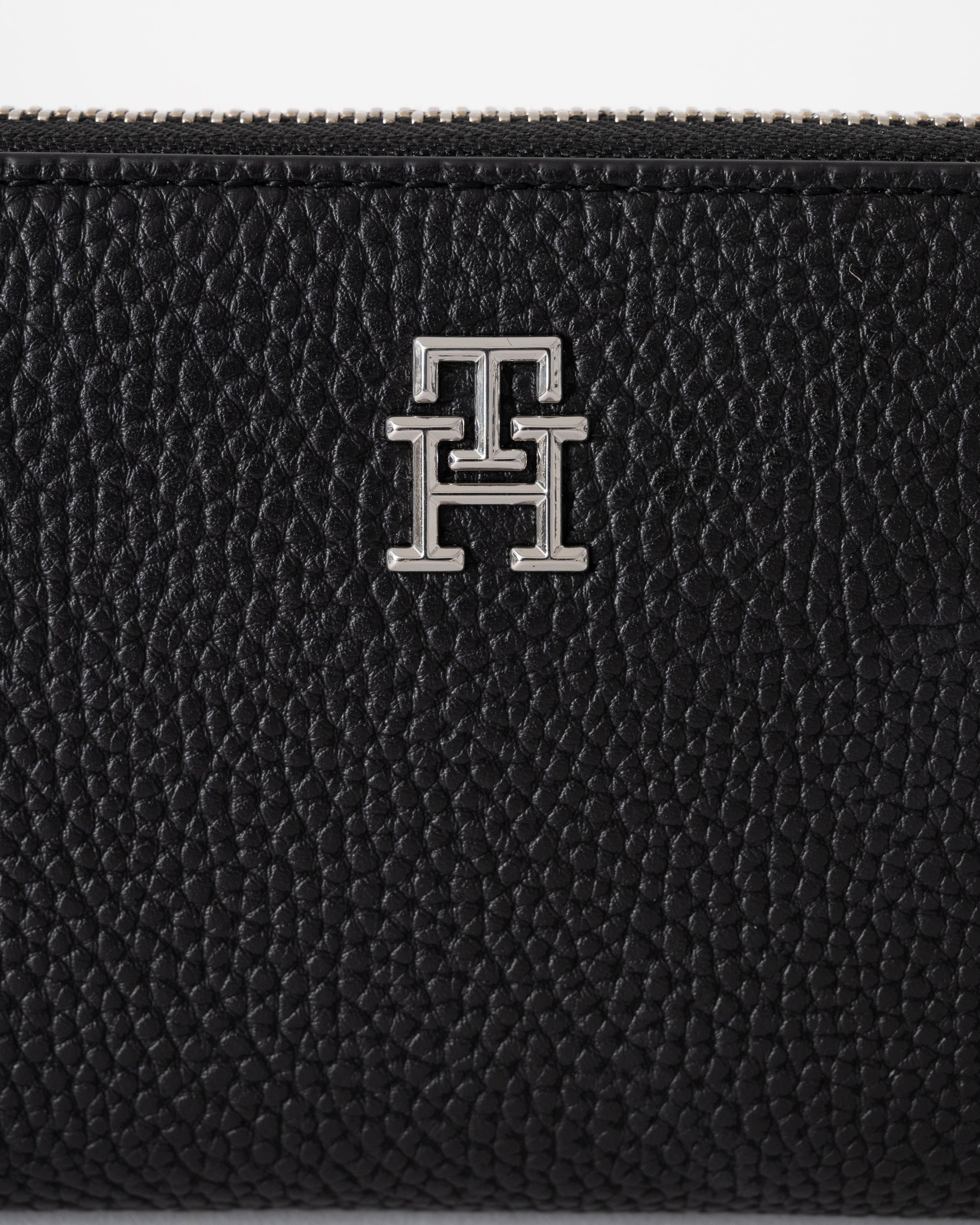 Tommy Hilfiger TH Emblem Womesn Large Zip Bag - Black | CHO | Designer Womens Shoulder Bags
