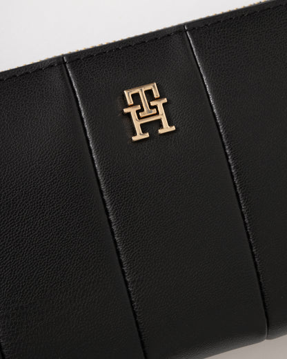 Tommy Hilfiger TH Icon Large Zip-Around Womens Quilted Wallet - Black