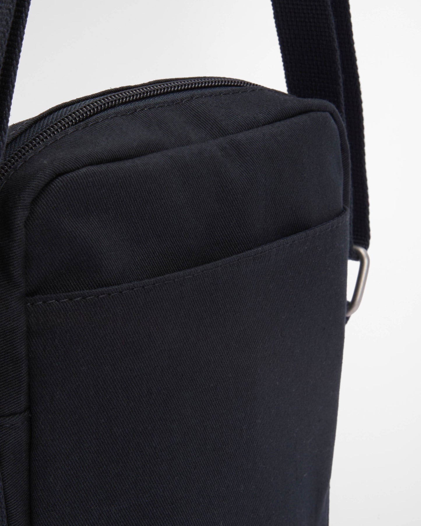 Barbour Cascade Unisex Flight Bag - Navy | CHO | Designer Unisex Bags