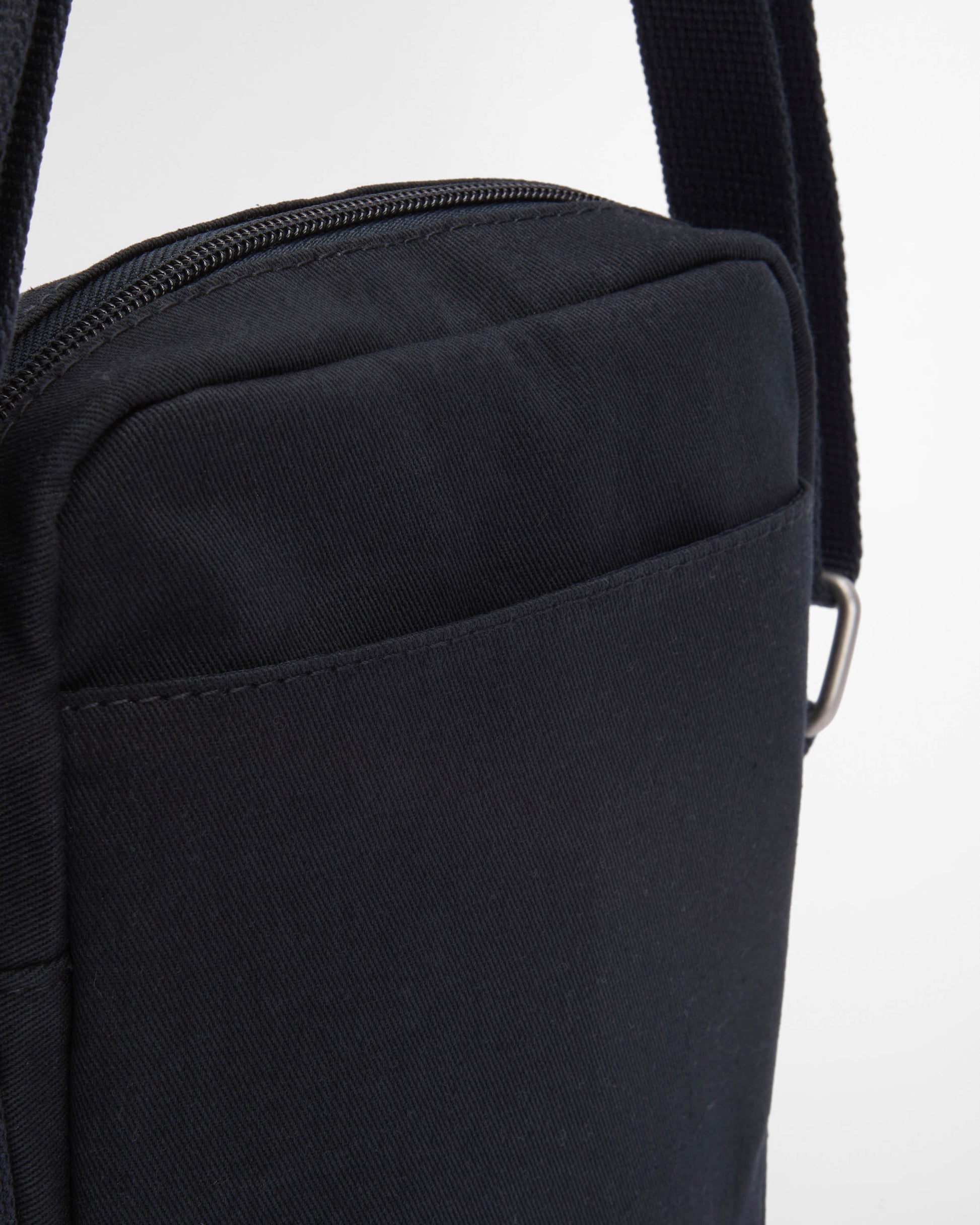 Barbour Cascade Unisex Flight Bag - Navy | CHO | Designer Unisex Bags