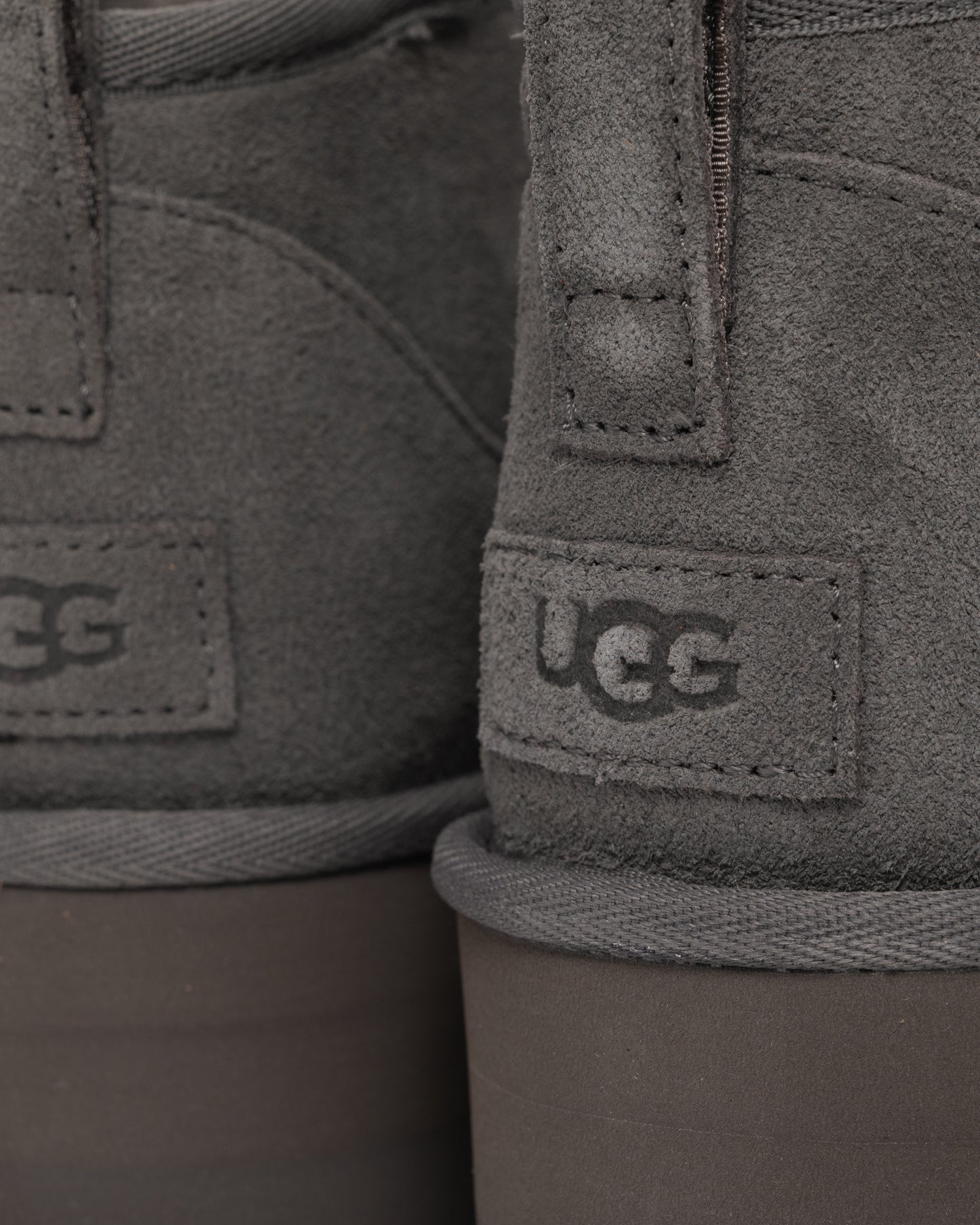 UGG Classic Ultra Mini Womens Platform Boot - Charcoal