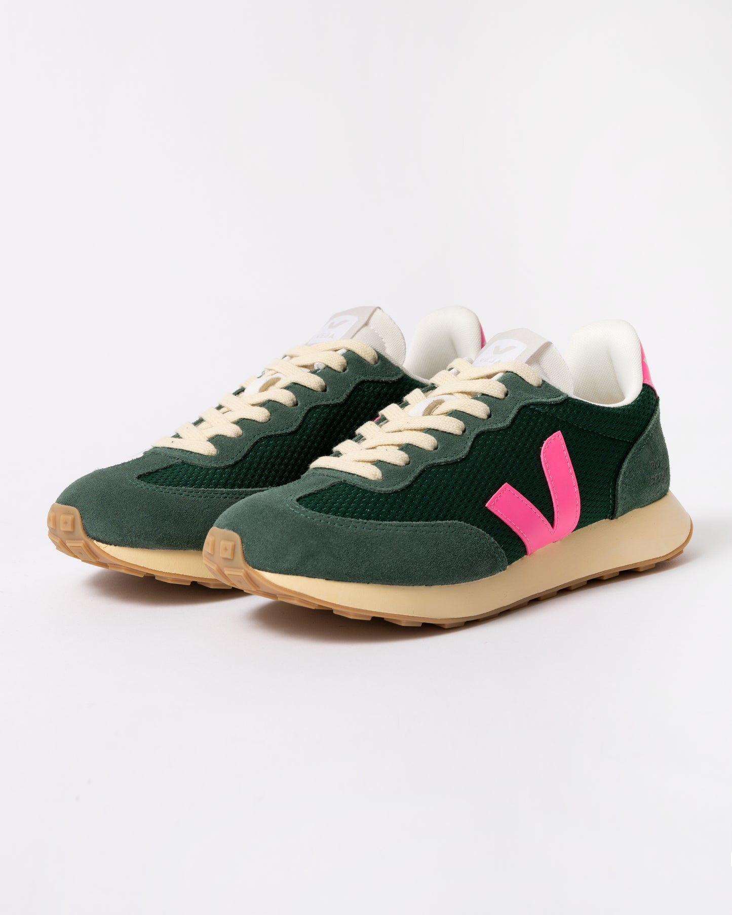 a pair of Veja Rio Branco II Alveomesh Womens Trainers in Poker-Sari colourway