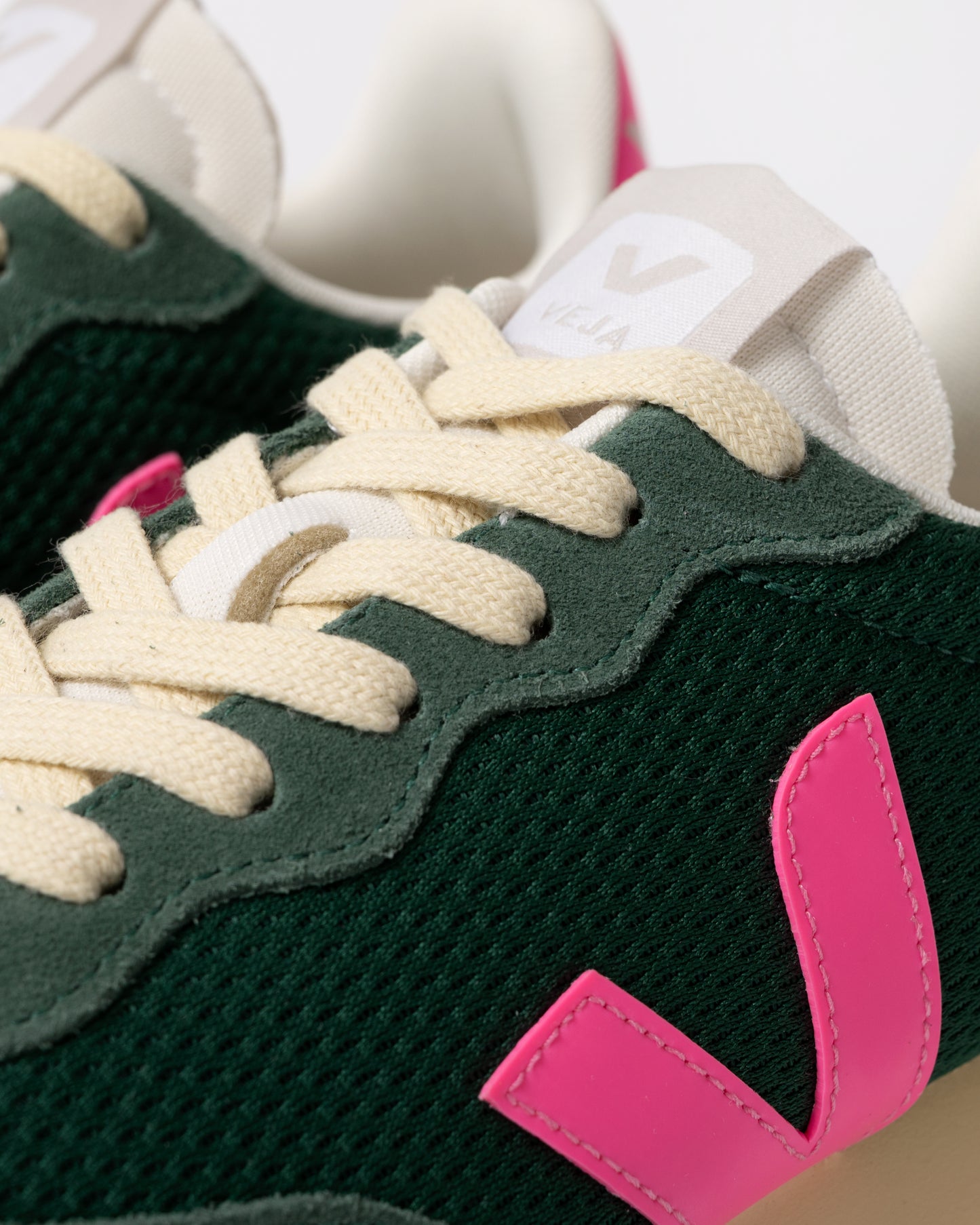 close detail of a pair of Veja Rio Branco II Alveomesh Womens Trainers in Poker-Sari colourway