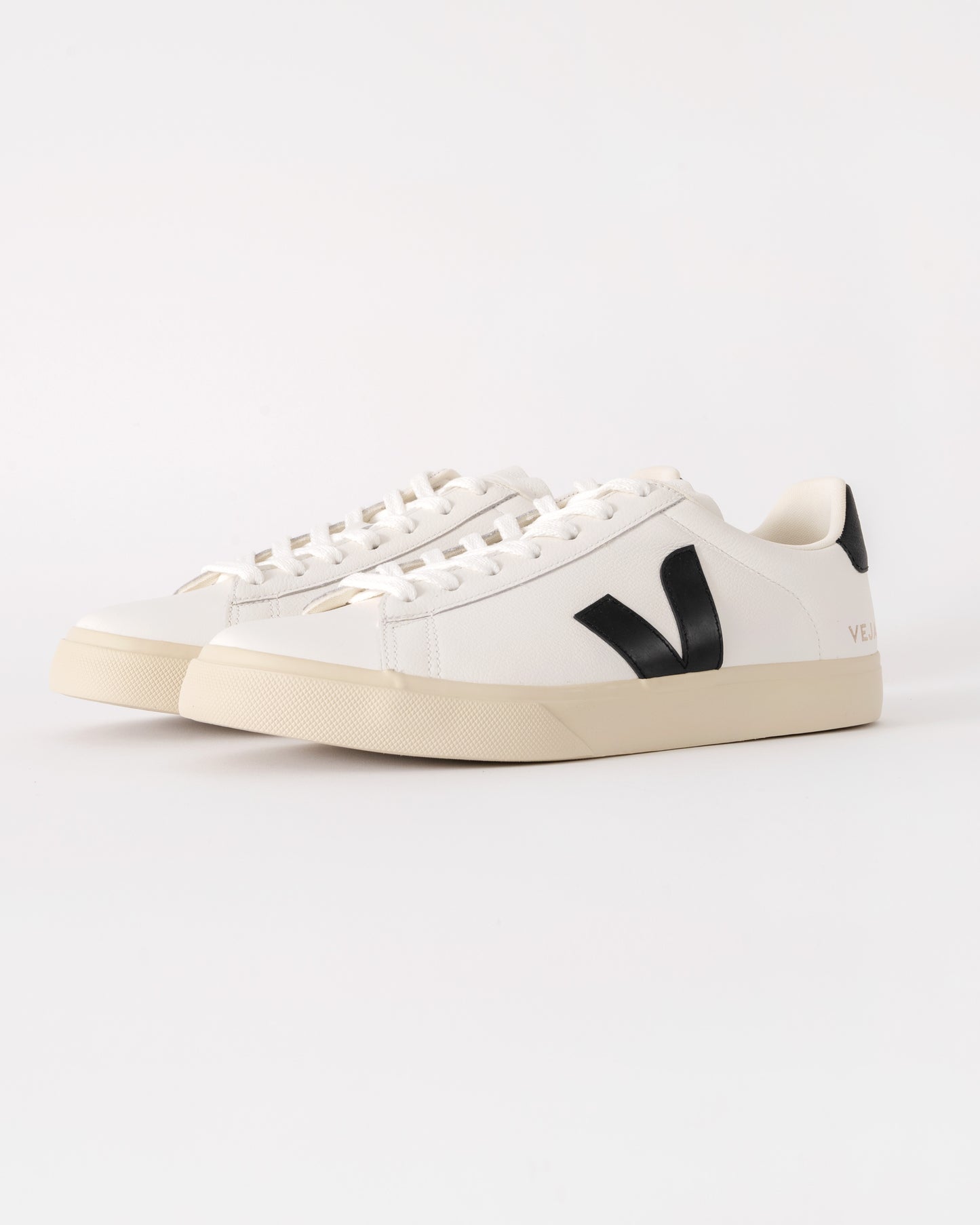 Veja Campo Leather Mens Trainers in White/Black