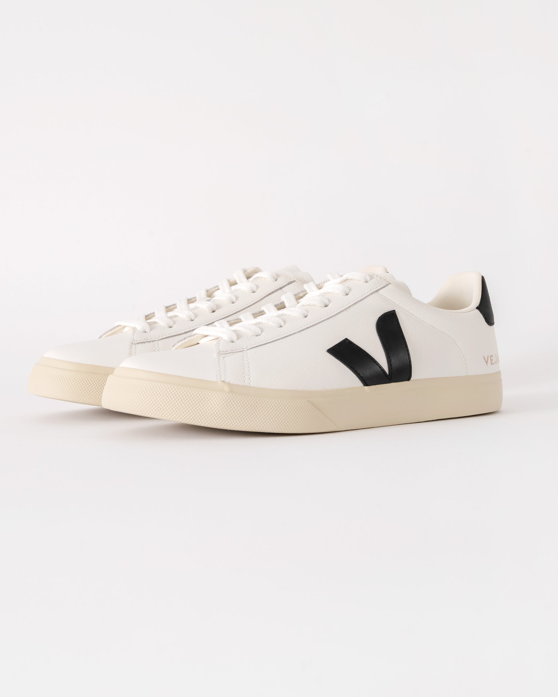 Veja Campo Leather Mens Trainers in White/Black