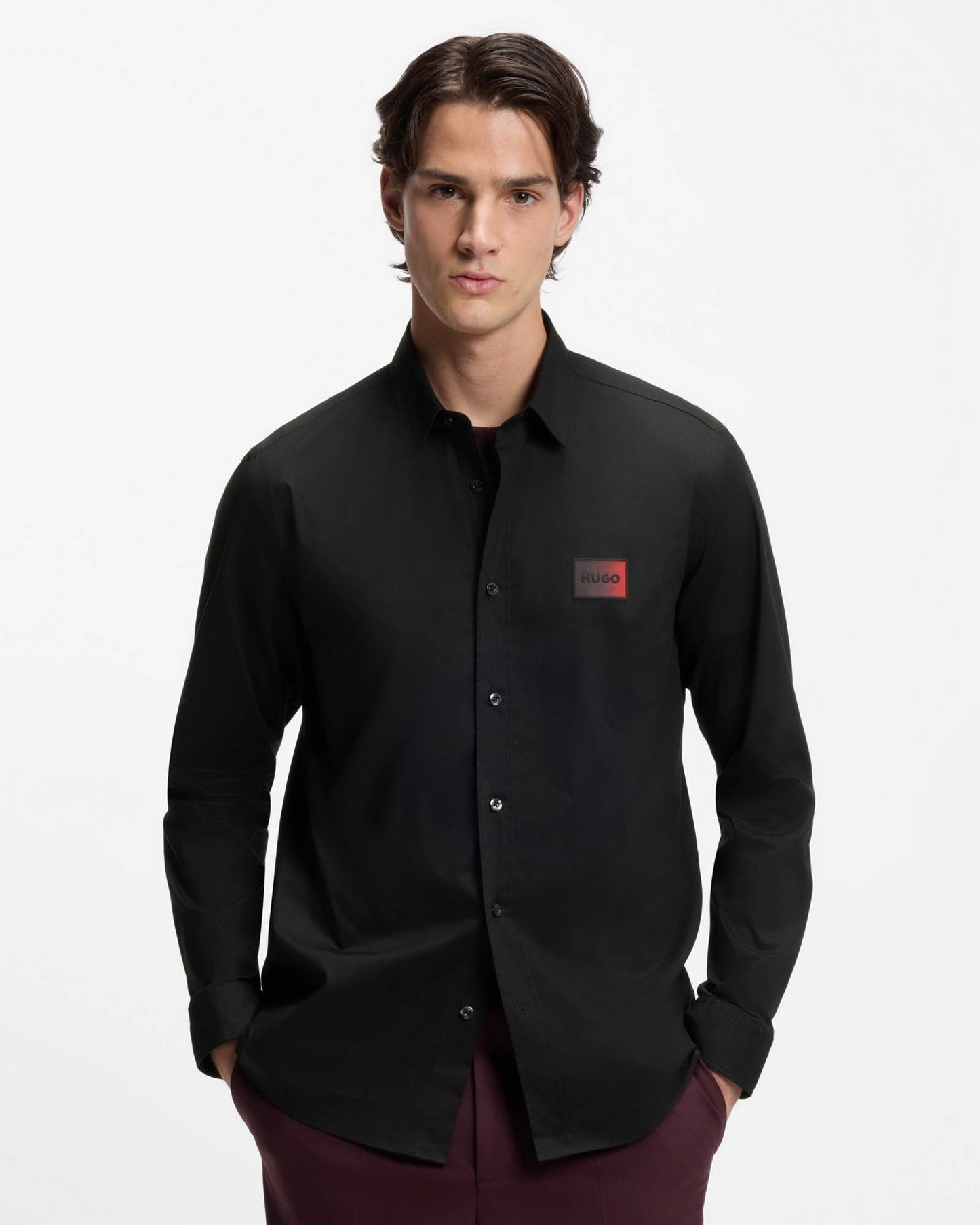 Model wearing HUGO Mens Emero Mens Relaxed-Fit Shirt in Stretch-Cotton Canvas in Black 001 - Front
