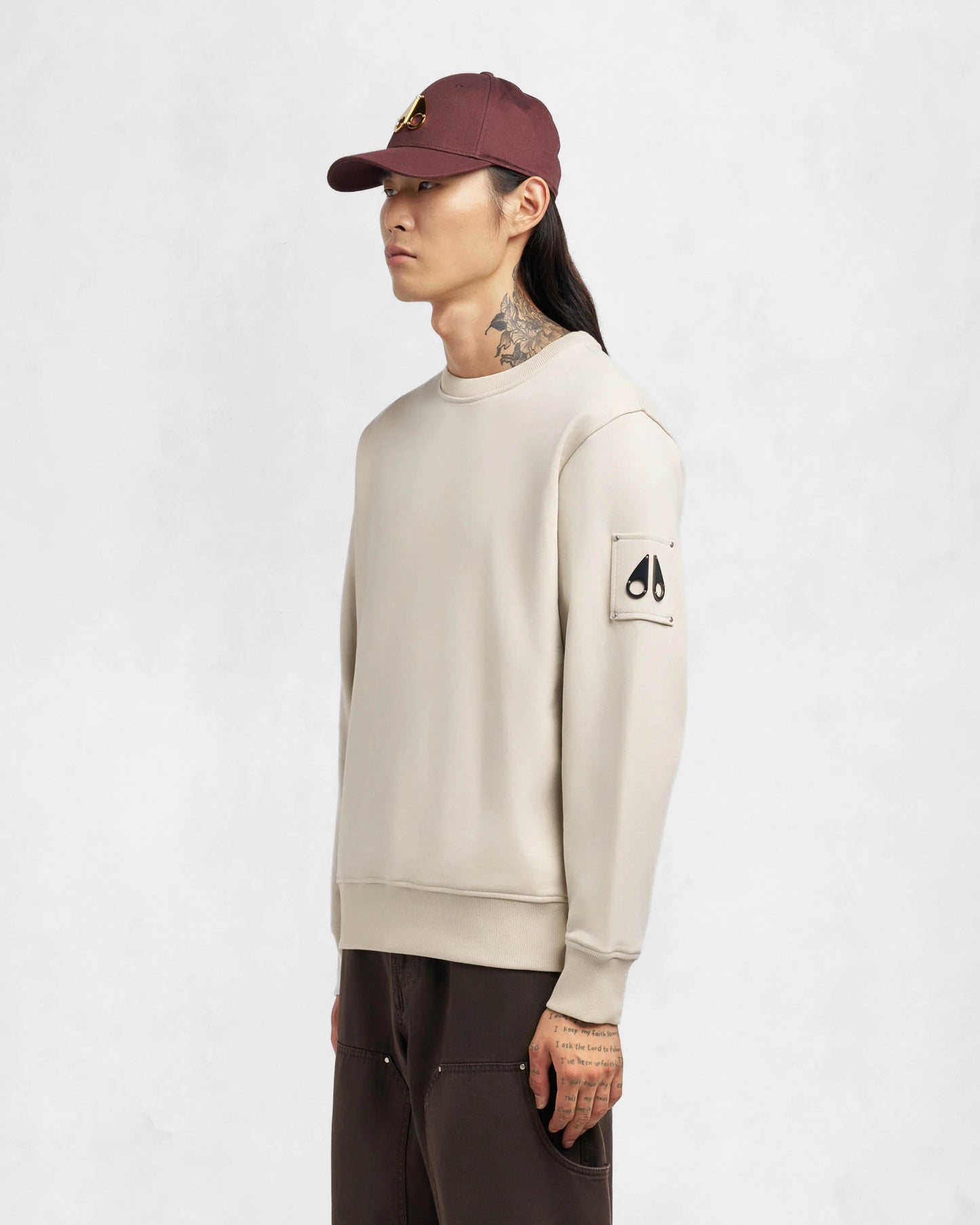 Moose Knuckles Hartsfield Mens Crew Neck Sweatshirt - Alabaster 1705 | CHO | Designer Mens Crew Neck Sweatshirts - Alabaster 1705 - M - 822185847597